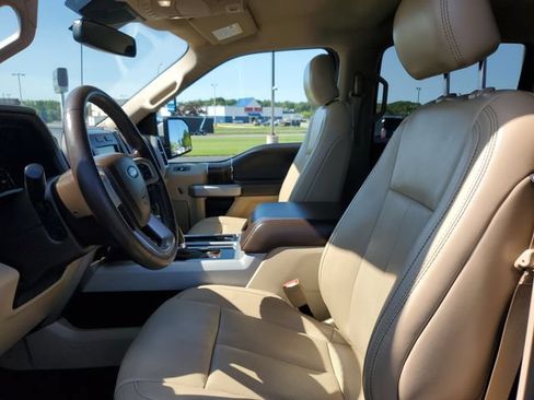 Used 2019 Ford F150 Lariat w/ Equipment Group 502A Luxury AWD/4WD image 11