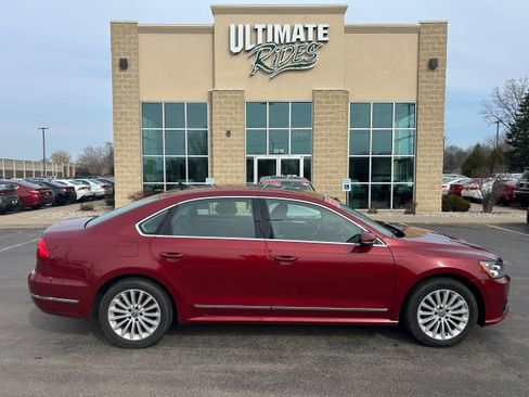 Used 2016 Volkswagen Passat 1.8T SE image 1