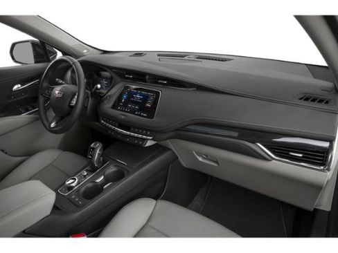 Used 2022 Cadillac XT4 Luxury w/ Cold Weather Package FWD image 18