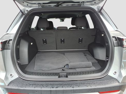 Used 2026 Chevrolet Equinox LT AWD/4WD image 15