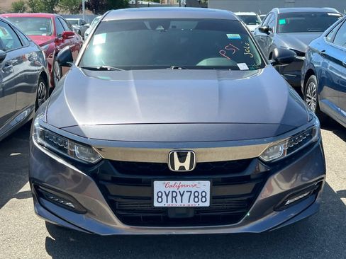 Used 2018 Honda Accord Sport image 2