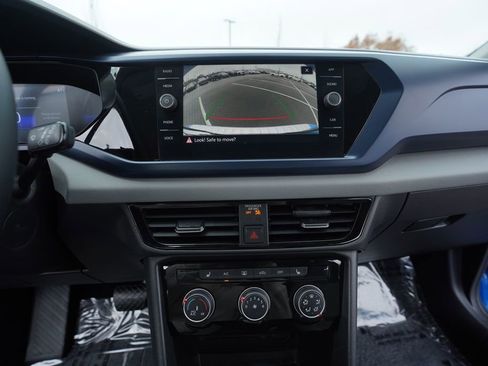 Used 2023 Volkswagen Taos SE w/ Panoramic Sunroof Package image 31