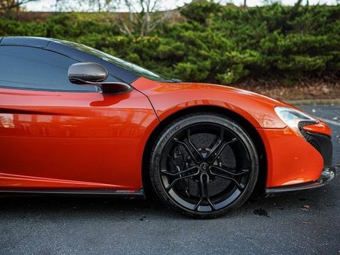 Used 2016 McLaren 650S Spider image 18