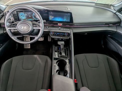 Used 2025 Hyundai Elantra SEL FWD image 29