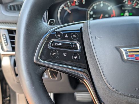 Used 2018 Cadillac CTS V w/ Luxury Package RWD image 22