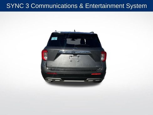 Certified 2022 Ford Explorer XLT w/ Equipment Group 202A image 4