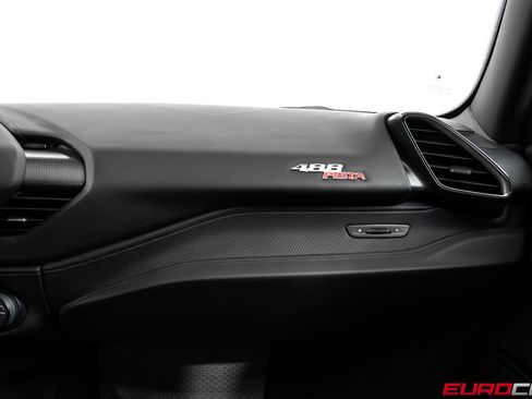 Used 2019 Ferrari 488 Pista Coupe RWD image 40