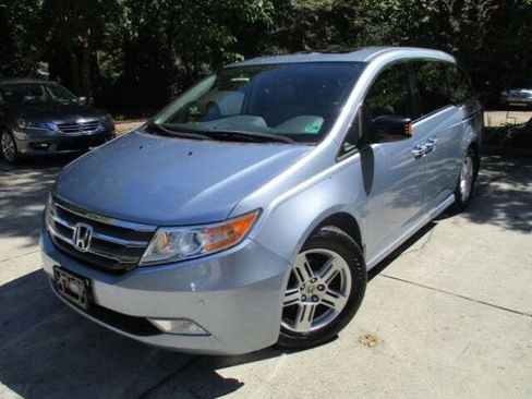 Used 2013 Honda Odyssey Touring image 1