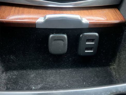 Used 2016 Cadillac Escalade Premium image 30