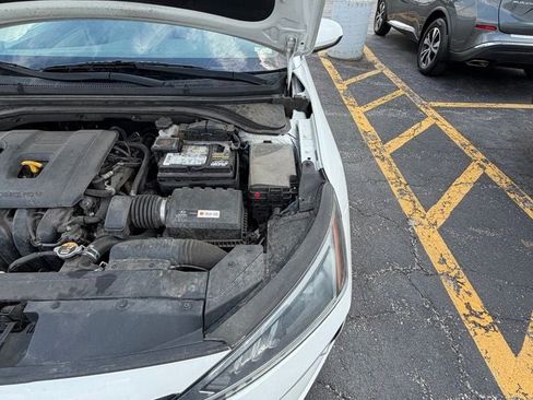 Used 2019 Hyundai Elantra SEL FWD image 15