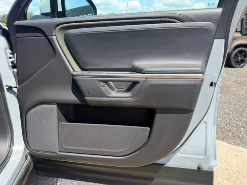 Used 2025 Rivian R1S Adventure AWD/4WD image 23