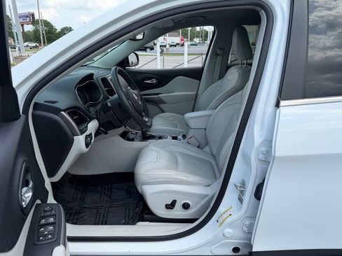 Used 2021 Jeep Cherokee Latitude Lux AWD/4WD image 17