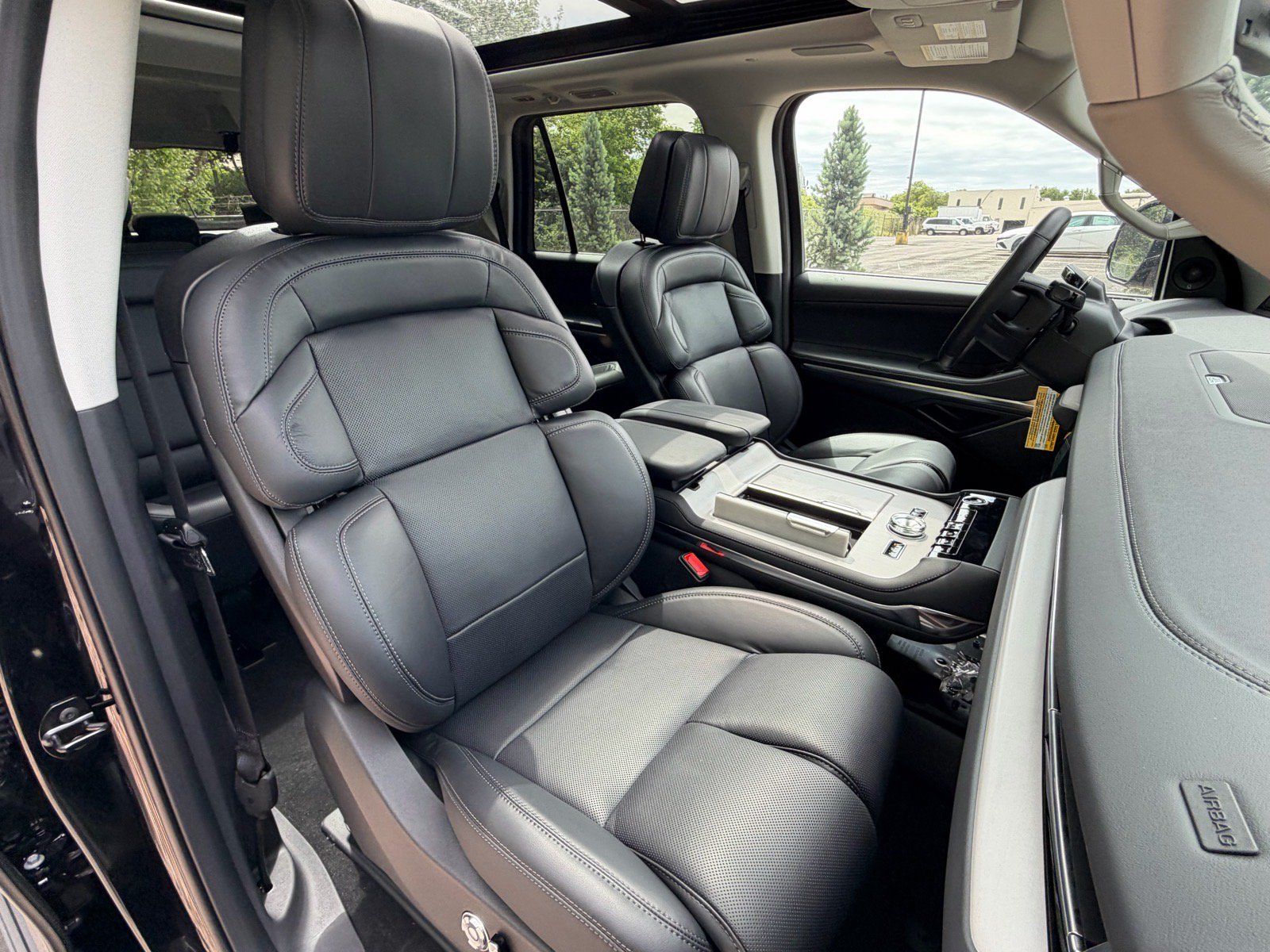 New 2026 Lincoln Navigator Reserve AWD/4WD image 12