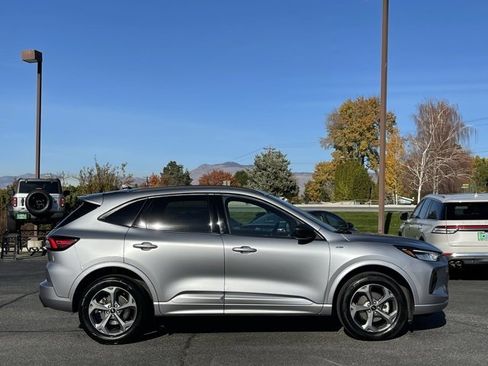 Used 2024 Ford Escape ST-Line image 2