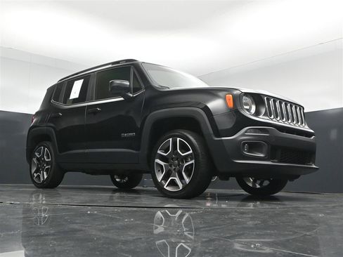 Used 2020 Jeep Renegade Latitude w/ Cold Weather Group AWD/4WD image 29