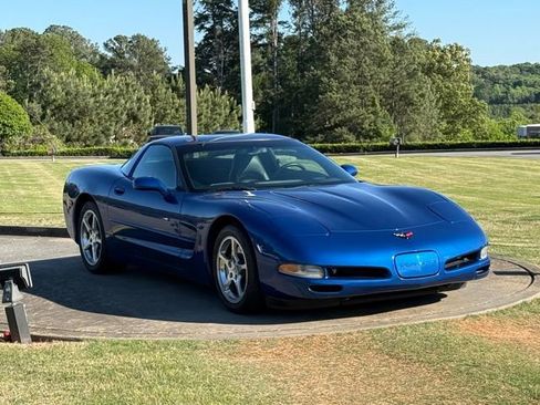 Used 2002 Chevrolet Corvette Coupe w/ Preferred Equipment Group2 RWD image 9