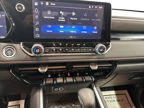 Certified 2024 Chevrolet Colorado Z71 w/ Z71 Convenience Package 2 image 18