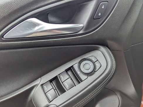 Used 2021 Buick Encore GX Preferred image 11