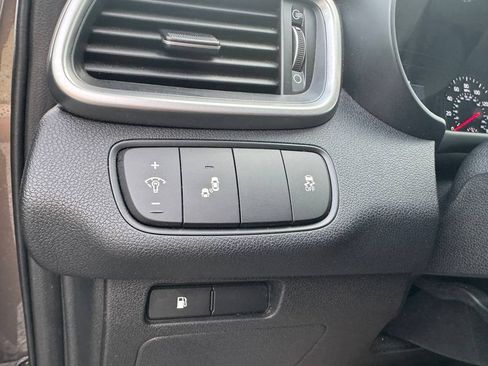 Used 2019 Kia Sorento AWD w/ LX Convenience Package image 14