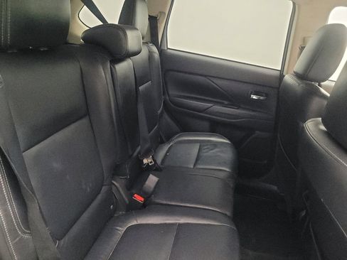 Used 2019 Mitsubishi Outlander SEL AWD/4WD image 19