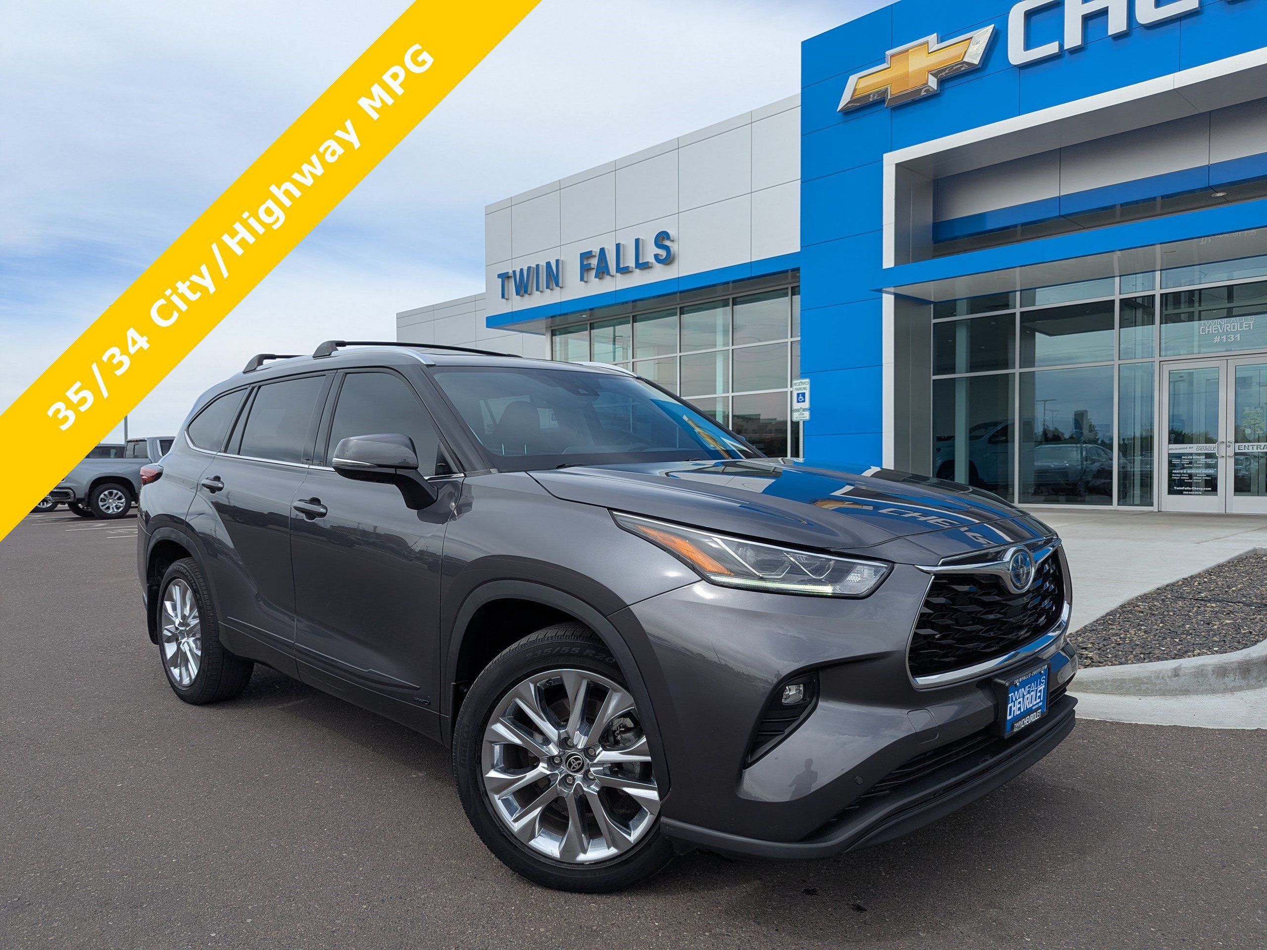 Used 2023 Toyota Highlander Limited AWD/4WD image 1