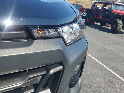 Used 2025 Chevrolet Colorado W/T image 3