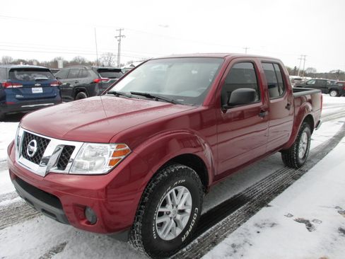 Used 2019 Nissan Frontier SV image 7