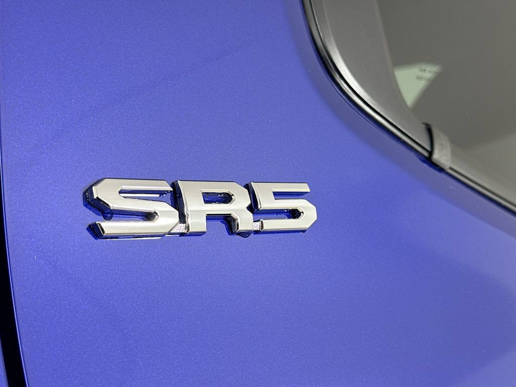 Certified 2025 Toyota Tacoma SR5 AWD/4WD image 28
