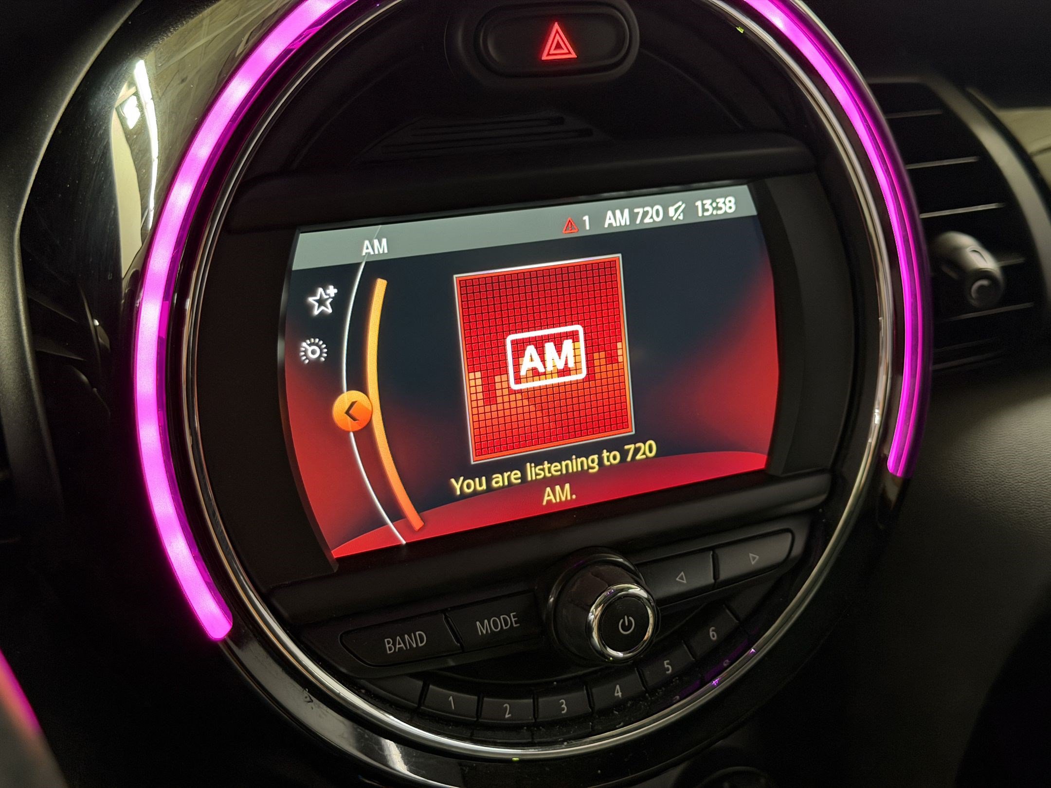 Used 2019 MINI Cooper 2-Door Hardtop FWD image 19