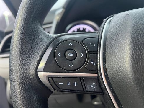 Used 2022 Toyota Camry LE image 19