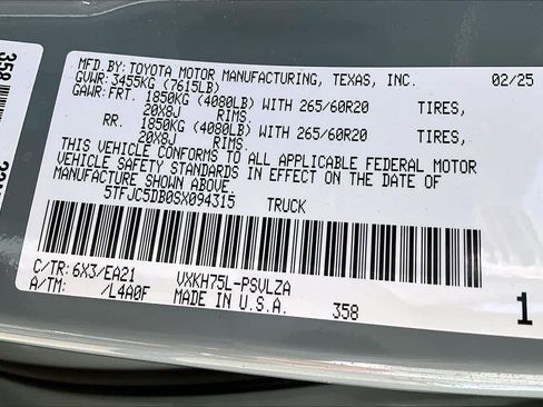 Used 2025 Toyota Tundra Limited image 32