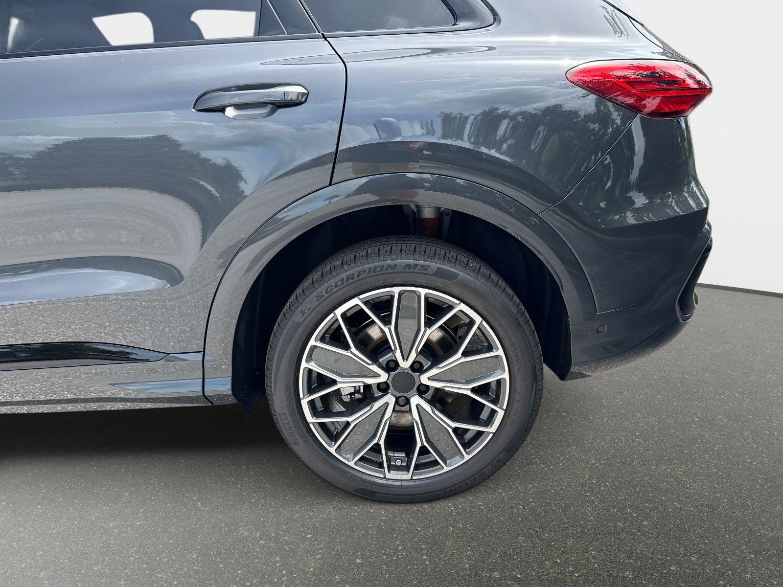 New 2026 Audi Q5 Premium Plus AWD/4WD image 10