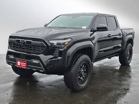 Certified 2025 Toyota Tacoma TRD Off-Road image 7