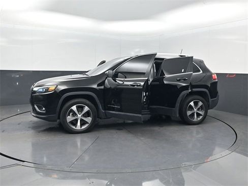 Used 2020 Jeep Cherokee Limited image 36
