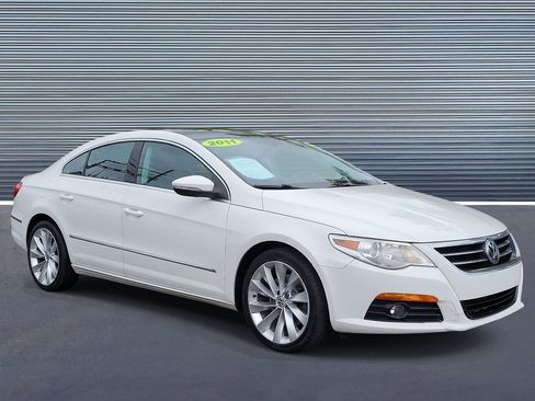 Used 2011 Volkswagen CC Lux image 2