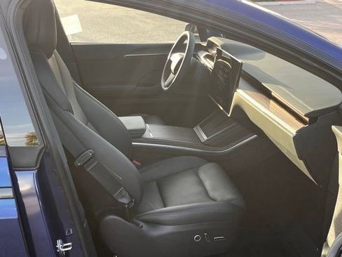 Used 2024 Tesla Model X image 10