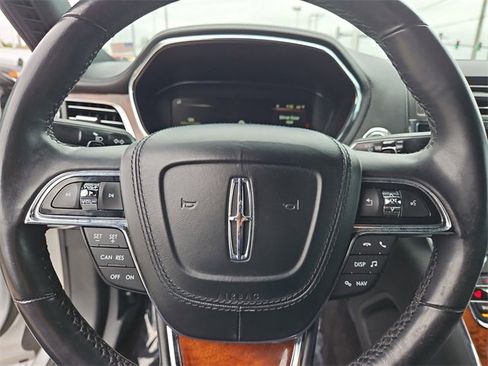 Used 2018 Lincoln Continental Reserve image 20