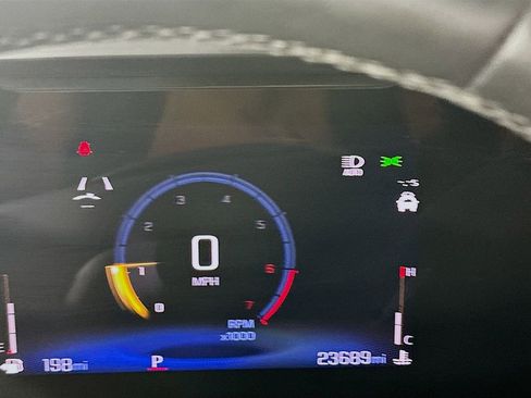 Used 2024 Chevrolet Trax ACTIV w/ Sunroof Package image 17