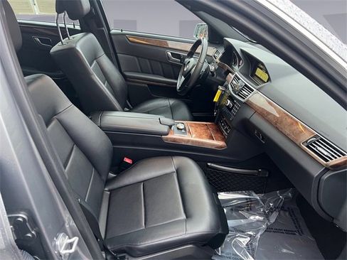 Used 2012 Mercedes-Benz E 350 4MATIC Sedan image 17
