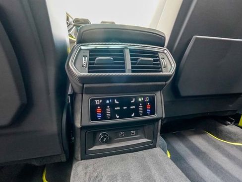 Used 2025 Lamborghini Urus SE image 81