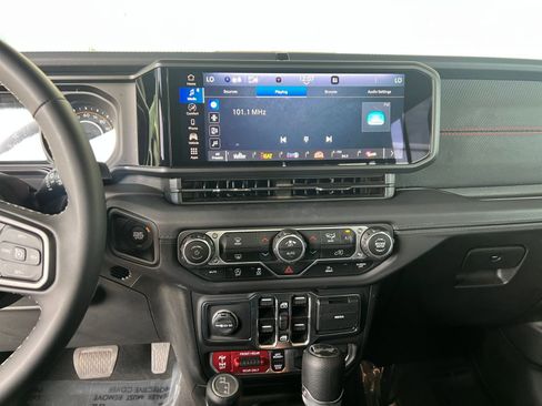 Used 2025 Jeep Wrangler Rubicon image 21