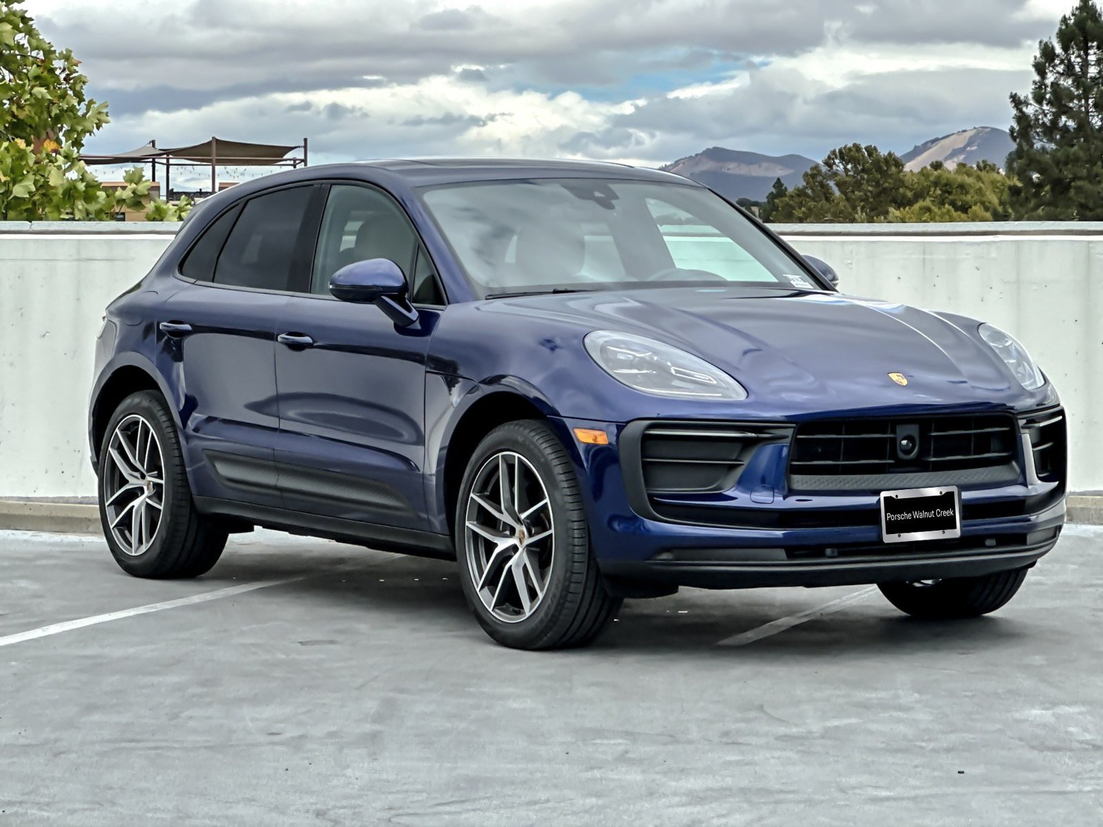 Certified 2026 Porsche Macan AWD/4WD image 9