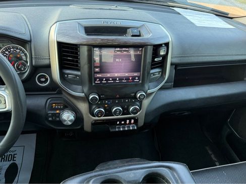 Used 2019 RAM 1500 Laramie AWD/4WD image 11