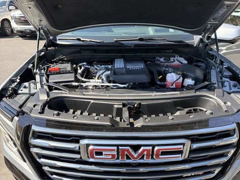 Used 2025 GMC Yukon XL AT4 w/ AT4 Premium Plus Package AWD/4WD image 36