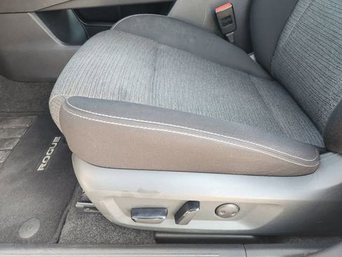 Used 2023 Nissan Rogue SV image 25