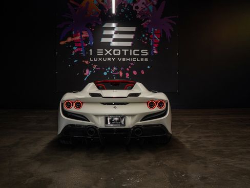 Used 2022 Ferrari F8 Tributo RWD image 6