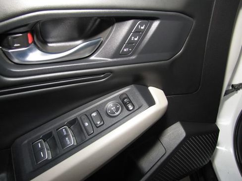 Used 2024 Honda Accord EX-L image 11