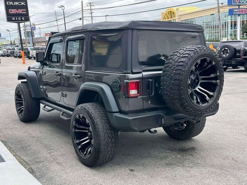 Used 2018 Jeep Wrangler Unlimited Sport S AWD/4WD image 5