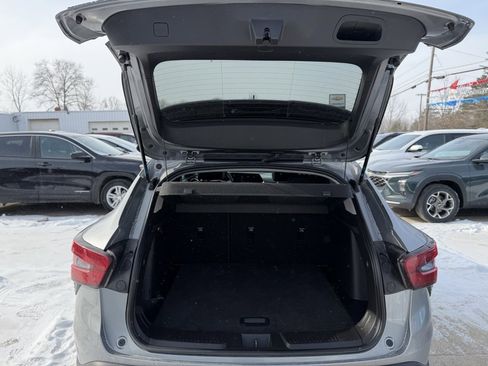 Used 2024 Chevrolet Trax LT w/ LT Convenience Package image 31