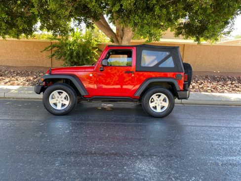 Used 2016 Jeep Wrangler Sport w/ Connectivity Group AWD/4WD image 59